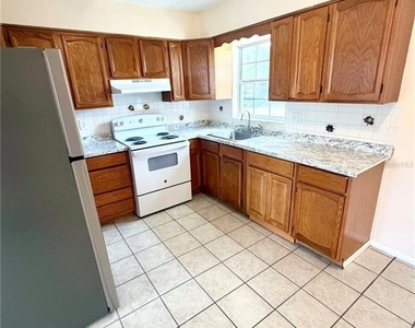 506 Holt Circle - Photo Thumbnail 17