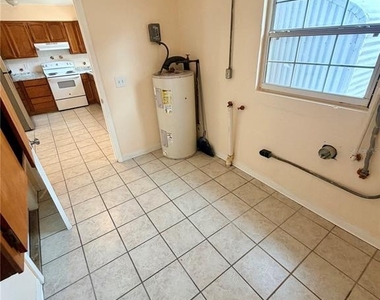 506 Holt Circle - Photo Thumbnail 12