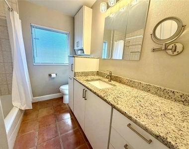 2619 E Washington Street - Photo Thumbnail 15