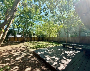 2619 E Washington Street - Photo Thumbnail 1