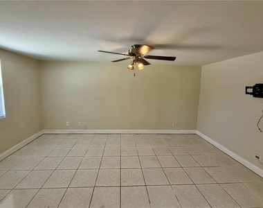 2619 E Washington Street - Photo Thumbnail 11