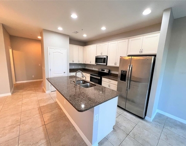1123 Palma Verde Place - Photo Thumbnail 5