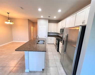 1123 Palma Verde Place - Photo Thumbnail 6