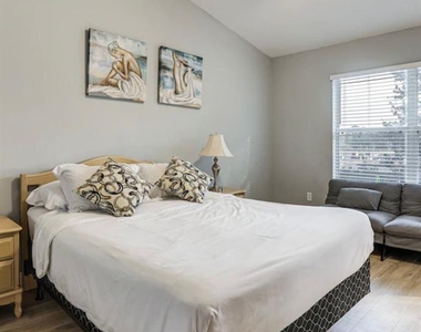 2704 Club Cortile Circle - Photo Thumbnail 17