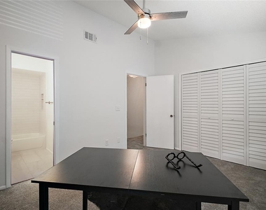 184 Sandlewood Trail - Photo Thumbnail 14