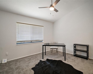 184 Sandlewood Trail - Photo Thumbnail 13