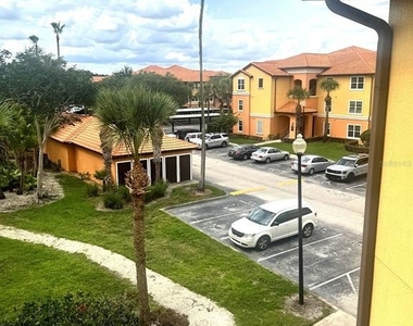 5483 Vineland Road - Photo Thumbnail 3