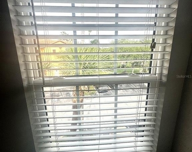 5483 Vineland Road - Photo Thumbnail 15