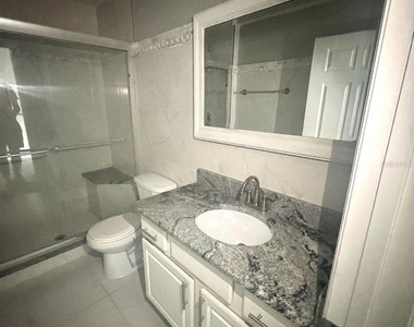 5483 Vineland Road - Photo Thumbnail 18