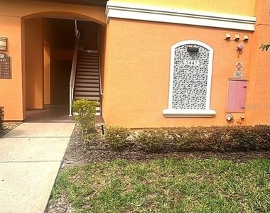 5483 Vineland Road - Photo Thumbnail 1