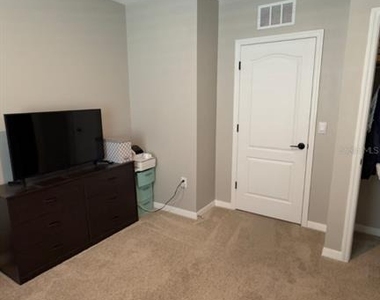 1583 Barberry Drive - Photo Thumbnail 17