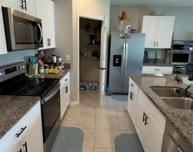 1583 Barberry Drive - Photo Thumbnail 7