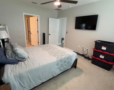 1583 Barberry Drive - Photo Thumbnail 15