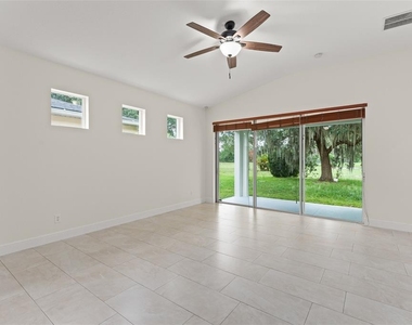 8838 Abbotsbury Drive - Photo Thumbnail 10