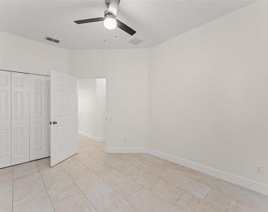 8838 Abbotsbury Drive - Photo Thumbnail 14
