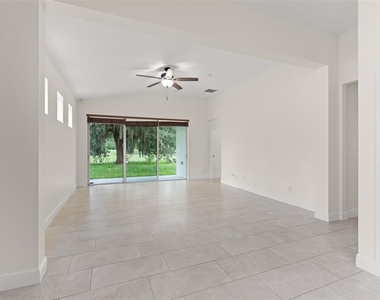 8838 Abbotsbury Drive - Photo Thumbnail 9
