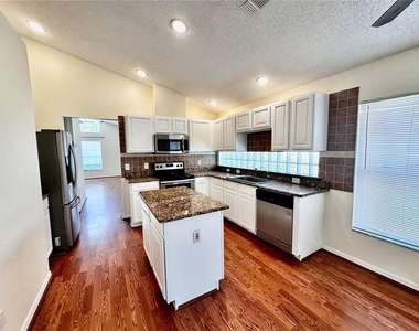 9217 Telfer Run - Photo Thumbnail 4