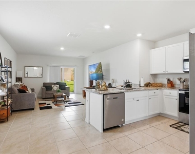 2735 Numa Falls Avenue - Photo Thumbnail 9