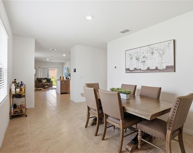 2735 Numa Falls Avenue - Photo Thumbnail 5