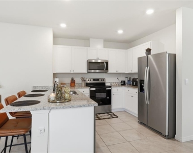 2735 Numa Falls Avenue - Photo Thumbnail 10