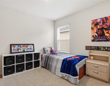 2735 Numa Falls Avenue - Photo Thumbnail 31