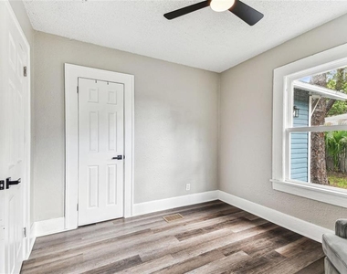 2329 7th Street S - Photo Thumbnail 6