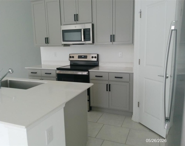 437 Singing Sands Circle - Photo Thumbnail 7