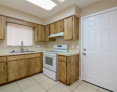 1545 King Avenue - Photo Thumbnail 6
