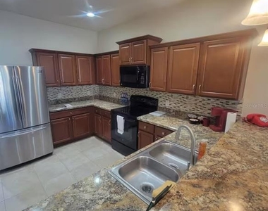 811 Krenson Woods Lane - Photo Thumbnail 4