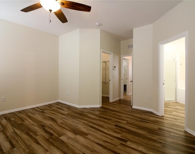 811 Krenson Woods Lane - Photo Thumbnail 17