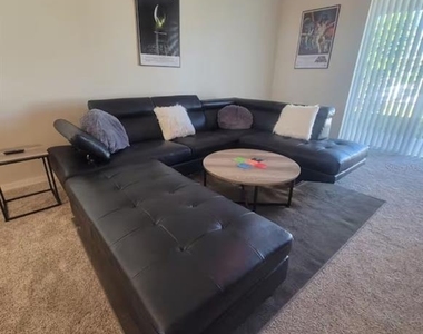 811 Krenson Woods Lane - Photo Thumbnail 6