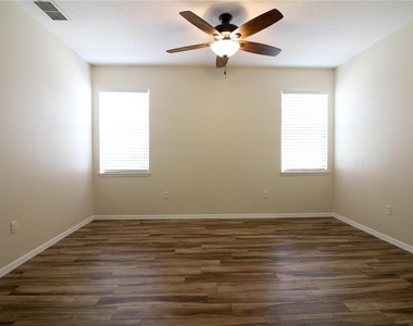 811 Krenson Woods Lane - Photo Thumbnail 16