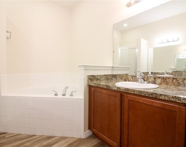 811 Krenson Woods Lane - Photo Thumbnail 21