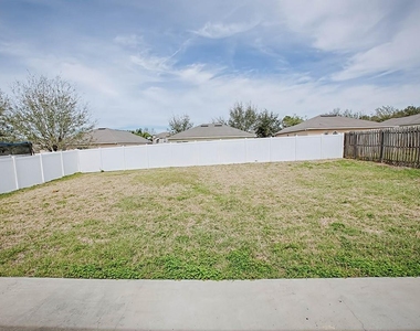 2139 Sandridge Circle - Photo Thumbnail 23