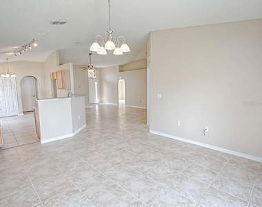 2139 Sandridge Circle - Photo Thumbnail 7