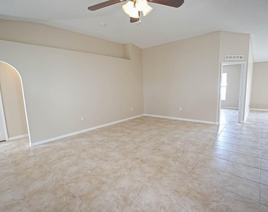 2139 Sandridge Circle - Photo Thumbnail 4