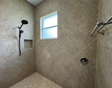 142 Harrington Court - Photo Thumbnail 10