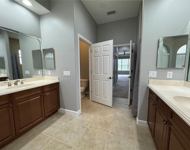 142 Harrington Court - Photo Thumbnail 9