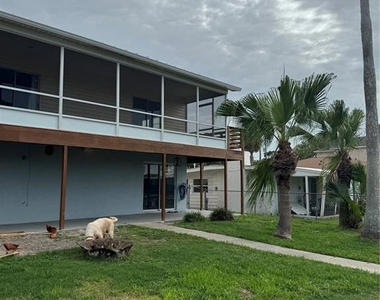 7035 Mccray Drive - Photo Thumbnail 2