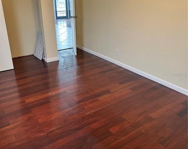 7035 Mccray Drive - Photo Thumbnail 6