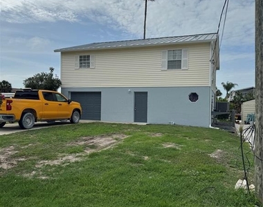 7035 Mccray Drive - Photo Thumbnail 16