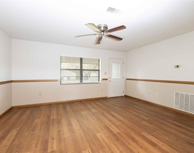 301 Curry Street - Photo Thumbnail 2