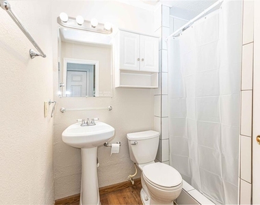 301 Curry Street - Photo Thumbnail 9