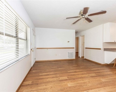 301 Curry Street - Photo Thumbnail 4