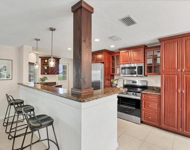 4696 Pompano Street - Photo Thumbnail 20