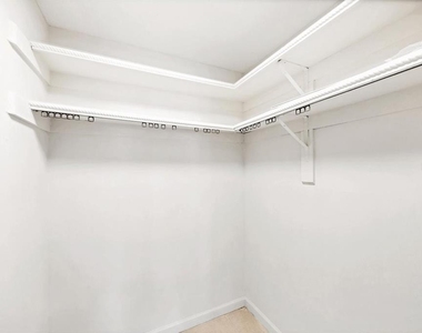 4696 Pompano Street - Photo Thumbnail 5