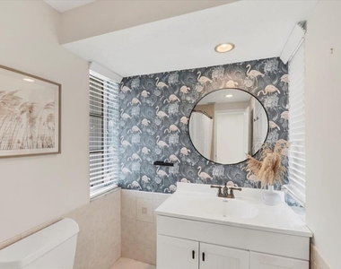 4696 Pompano Street - Photo Thumbnail 11