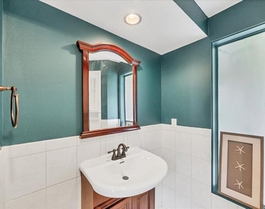 4696 Pompano Street - Photo Thumbnail 6