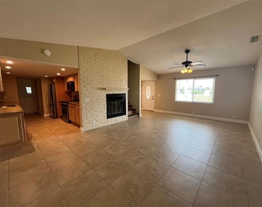 671 Spring Lake Boulevard Nw - Photo Thumbnail 2