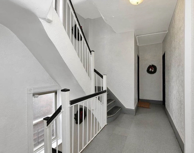 West 47th Street - Photo Thumbnail 1